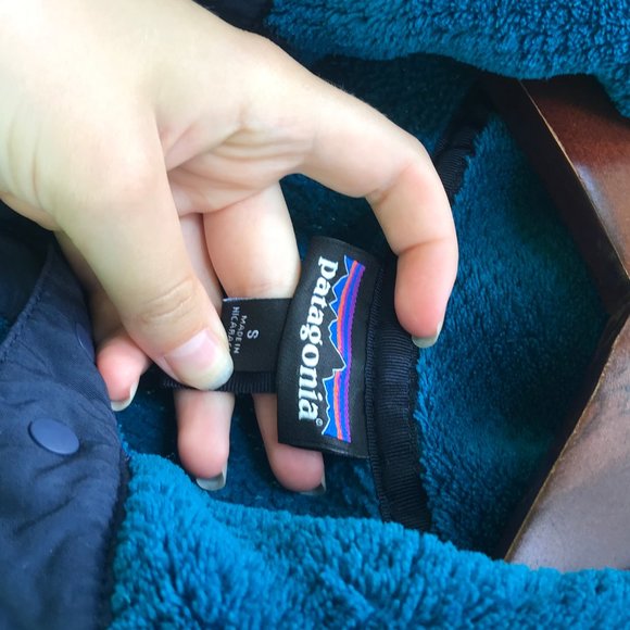 Blue Patagonia Sweatshirt - Picture 3 of 3